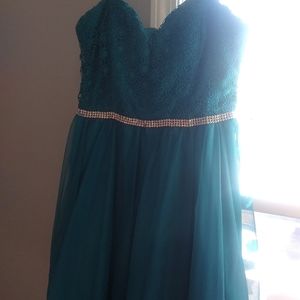 City traingles Plush Green Dress